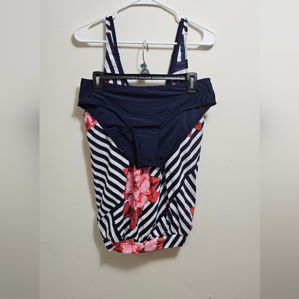 Floral and Striped Women's Tankini Set‎